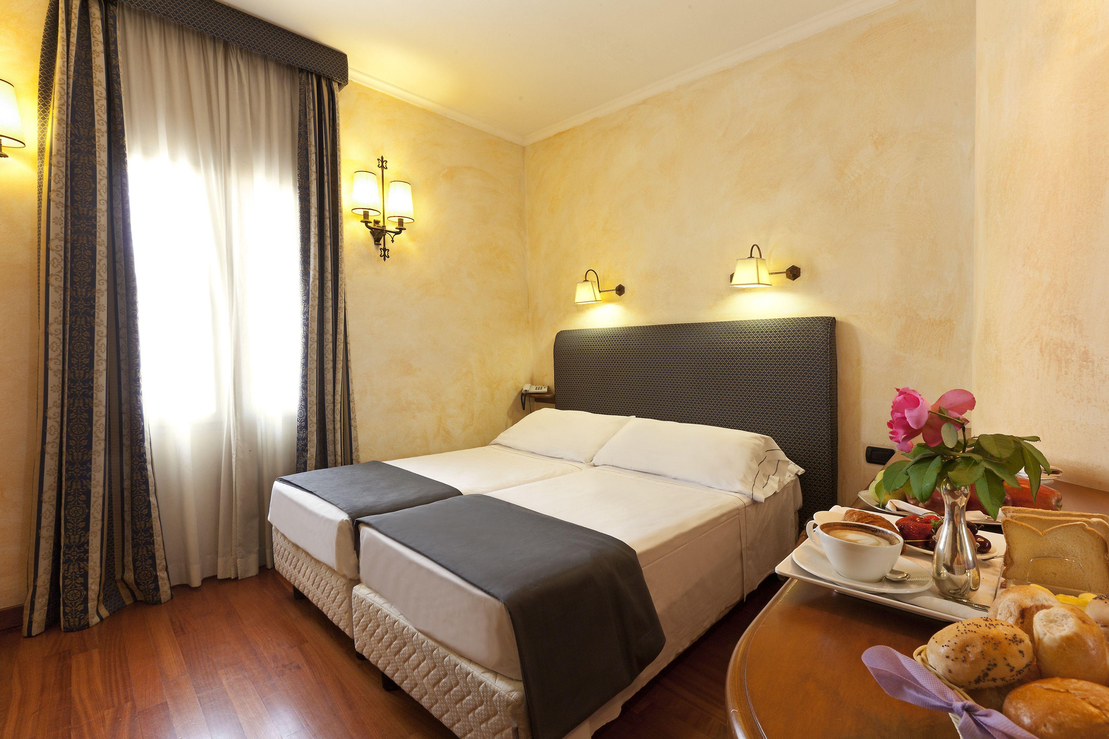 Hotel La Fenice — Foto 1